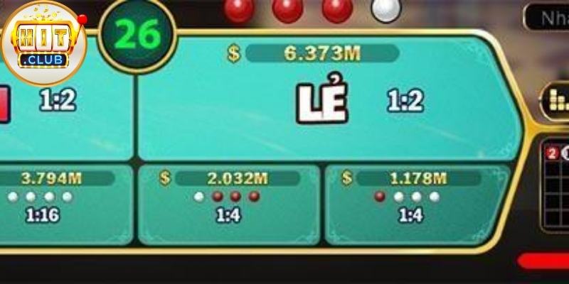 Dealer thực hiện thao tác lắc trực tiếp tạo không khí sòng bạc chân thật trong mỗi vòng cược